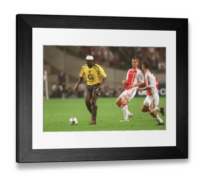 Framed Print : Champions League Showdown: Ajax vs. Arsenal (2005-06) Framed Print : Champions League Showdown: Ajax vs. Arsenal (2005-06)