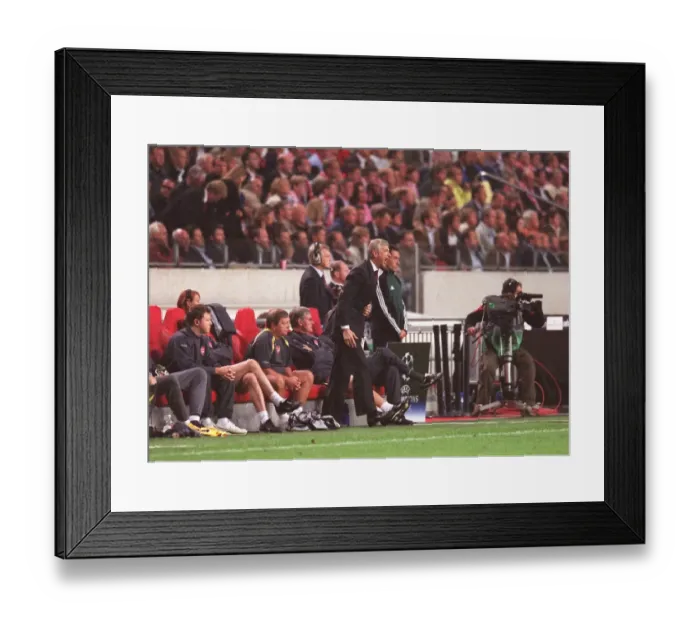 Framed Print : Champions League Showdown: Ajax vs. Arsenal (2005-06) Framed Print : Champions League Showdown: Ajax vs. Arsenal (2005-06)