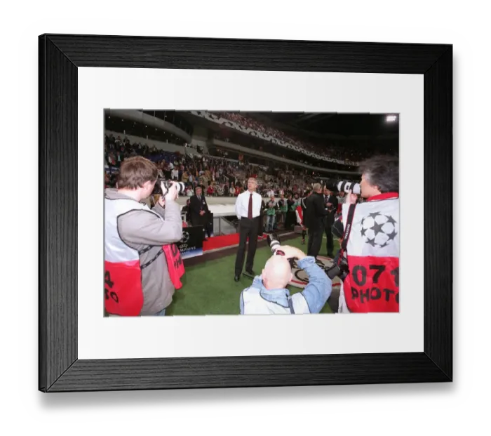 Framed Print : Champions League Showdown: Ajax vs. Arsenal (2005-06) Framed Print : Champions League Showdown: Ajax vs. Arsenal (2005-06)