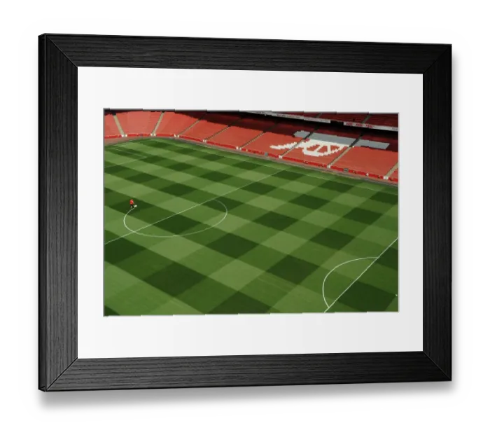 Framed Print : Arsenal's Newly Resurfaced Emirates Stadium Pitch: First Look Framed Print : Arsenal's Newly Resurfaced Emirates Stadium Pitch: First Look