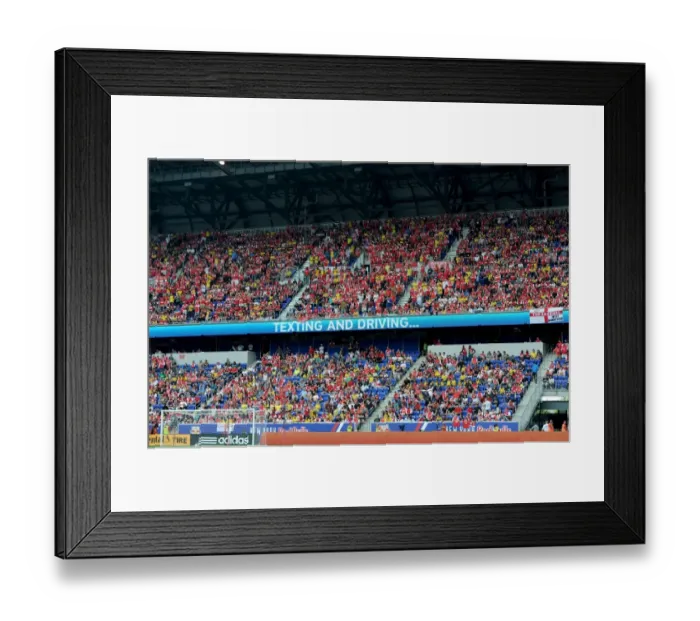 Framed Print : Arsenal fans. New York Red Bulls 1: 0 Arsenal. Pre Season Friendly. Red Bulls Arena