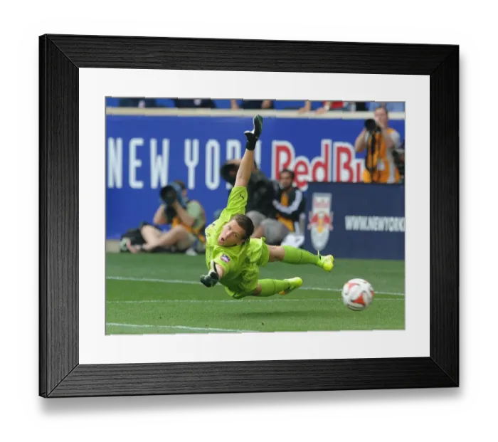 Framed Print : Wojciech Szczesny Shines in Arsenal's Pre-Season Victory over New York Red Bulls