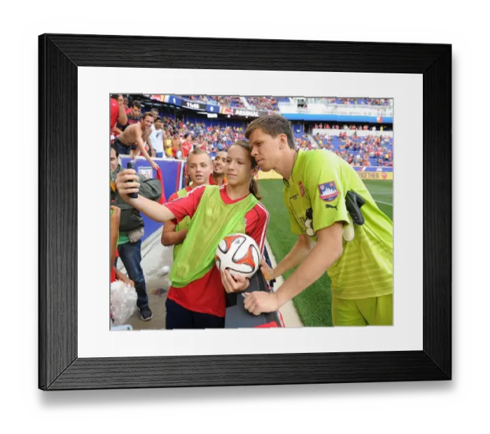 Framed Print : Wojciech Szczesny's Half-Time Selfie: Arsenal vs. New York Red Bulls (2014-15)