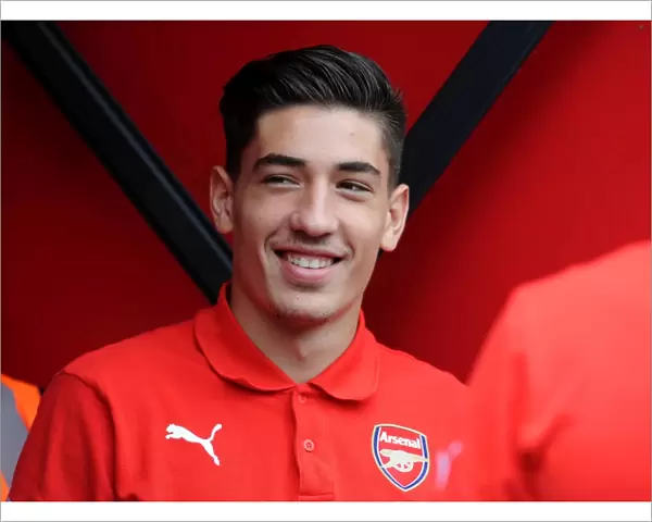 Hector Bellerin (Arsenal). Arsenal 5: 1 Benfica. The Emirates Cup, Day 1. Emirates Stadium, 2  /  8  /  14