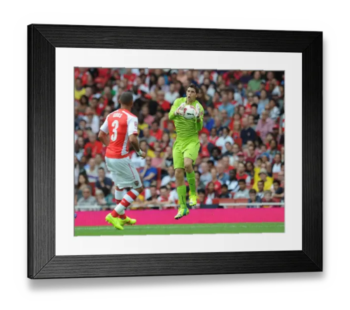 Framed Print : Arsenal's Emi Martinez Shines in 5-1 Emirates Cup Victory over Benfica