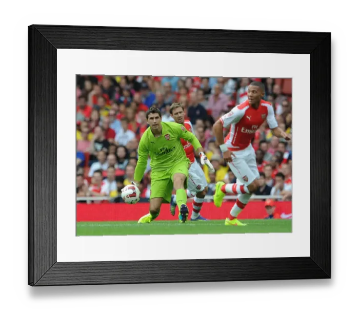 Framed Print : Emi Martinez (Arsenal). Arsenal 5: 1 Benfica. The Emirates Cup, Day 1. Emirates Stadium, 2  /  8  /  14