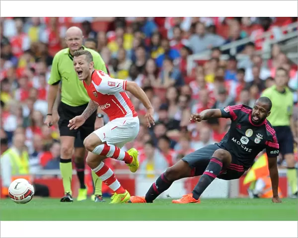 Jack Wilshere (Arsenal) Sidnei (Benfica). Arsenal 5: 1 Benfica. The Emirates Cup, Day 1