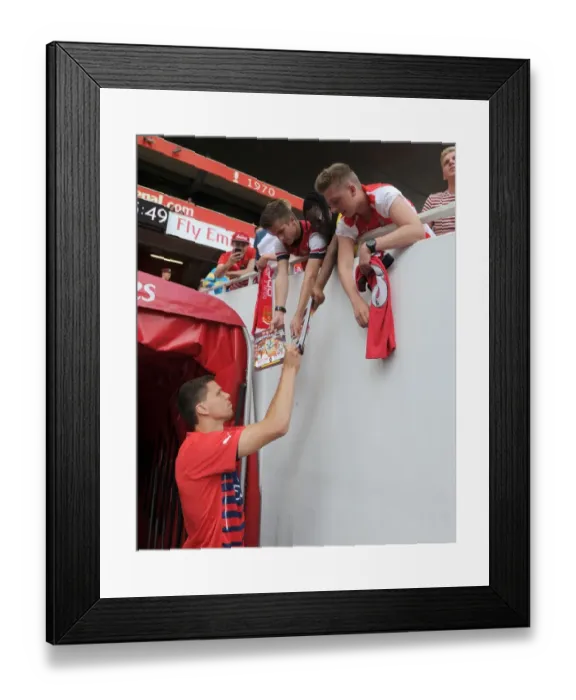 Framed Print : Wojciech Szczesny Greets Fans Before Arsenal vs AS Monaco Emirates Cup Match, 2014