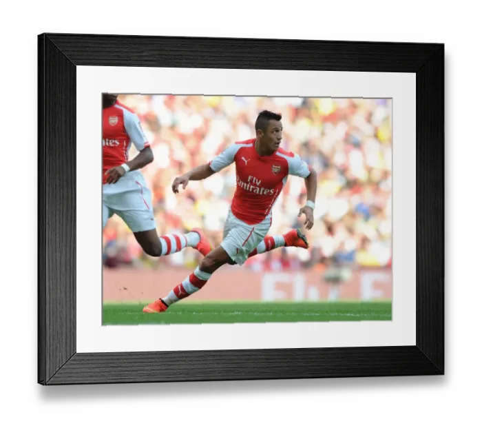 Framed Print : Alexis Sanchez in Action: Arsenal vs Benfica, Emirates Cup 2014 Framed Print : Alexis Sanchez in Action: Arsenal vs Benfica, Emirates Cup 2014
