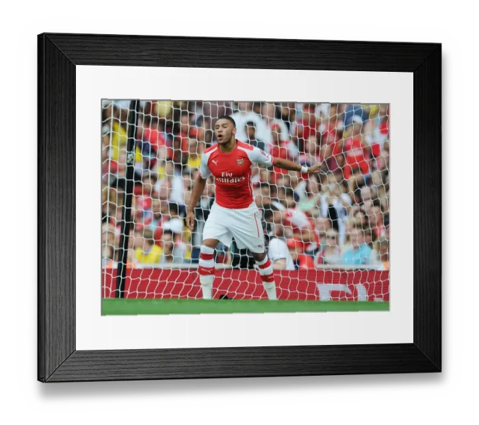 Framed Print : Alex Oxlade-Chamberlain: In Action for Arsenal Against Benfica, Emirates Cup 2014 Framed Print : Alex Oxlade-Chamberlain: In Action for Arsenal Against Benfica, Emirates Cup 2014
