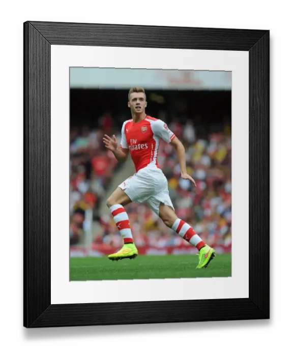 Framed Print : Calum Chambers in Action: Arsenal vs Benfica, Emirates Cup 2014