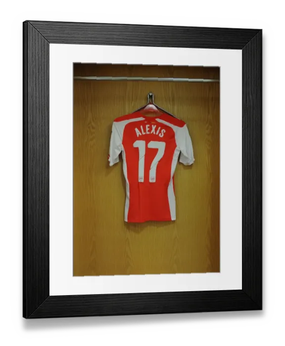 Framed Print : Arsenal's Alexis Sanchez: Pre-Match Rituals at Emirates Stadium (Arsenal v Benfica, 2014)