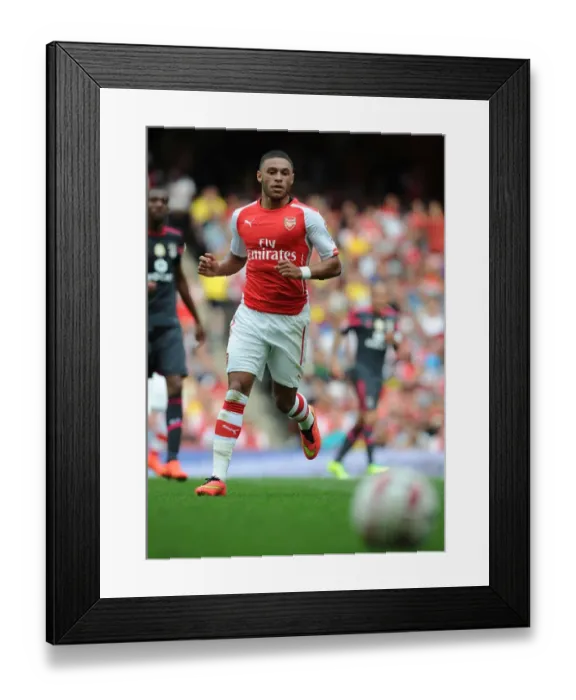Framed Print : Arsenal's Oxlade-Chamberlain Dazzles in Emirates Cup Clash Against Benfica (2014-15) Framed Print : Arsenal's Oxlade-Chamberlain Dazzles in Emirates Cup Clash Against Benfica (2014-15)