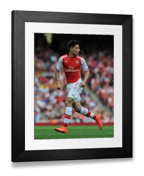 Framed Print : Hector Bellerin in Action: Arsenal vs Benfica, Emirates Cup 2014