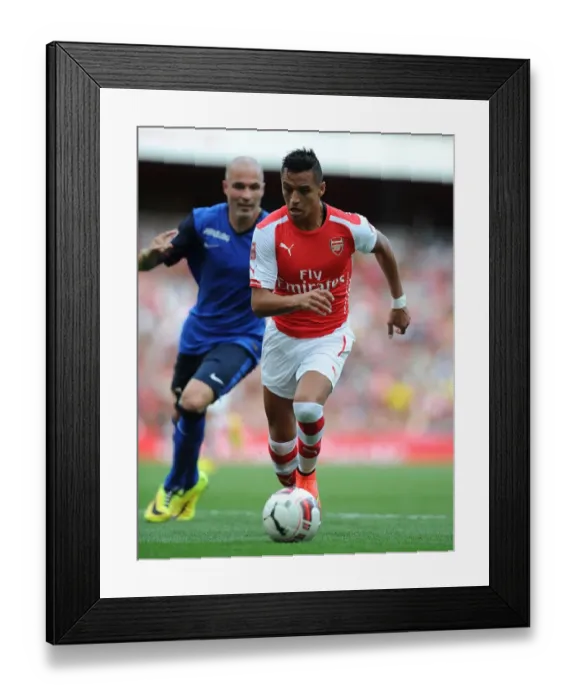 Framed Print : Alexis Sanchez in Action: Arsenal vs AS Monaco, Emirates Cup 2014