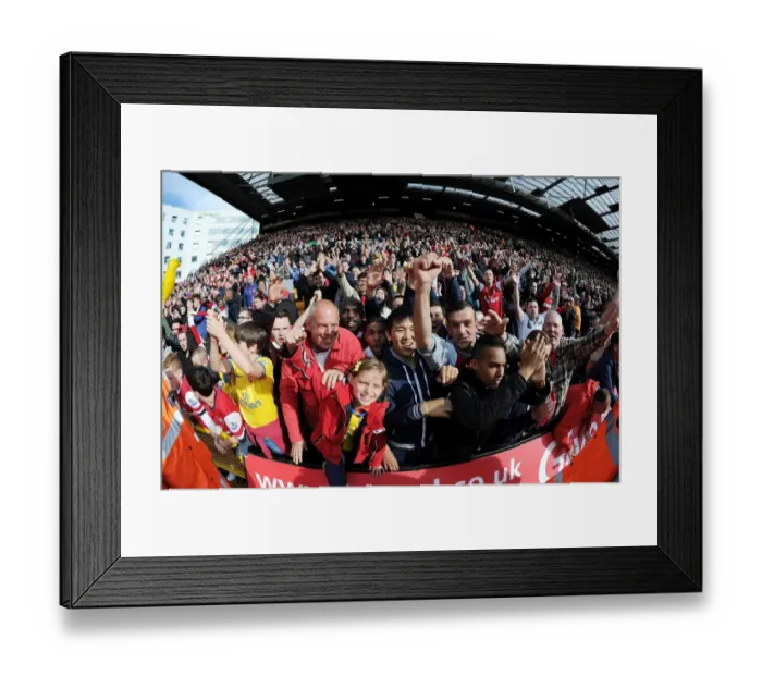 Framed Print : Arsenal Fans Celebrate Premier League Victory over Norwich City