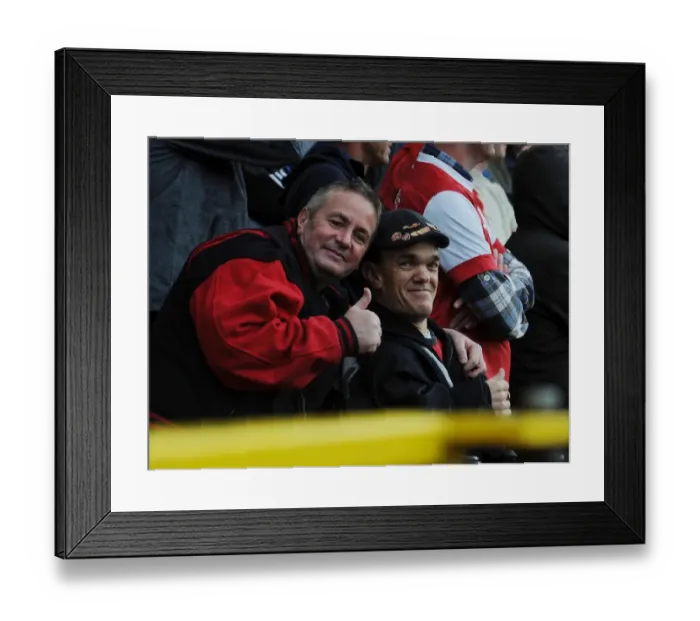 Framed Print : Arsenal Fans at Norwich City vs Arsenal: Premier League 2013-14 Framed Print : Arsenal Fans at Norwich City vs Arsenal: Premier League 2013-14