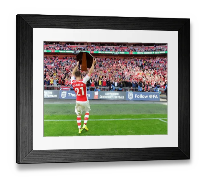 Framed Print : Calum Chambers Celebrates Arsenal's FA Community Shield Victory over Manchester City