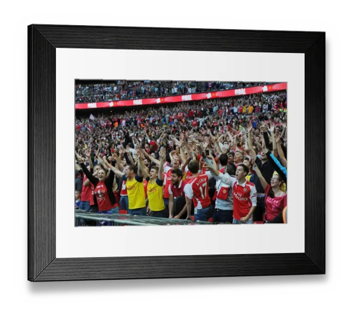 Framed Print : Arsenal Fans Celebrate FA Community Shield Win
