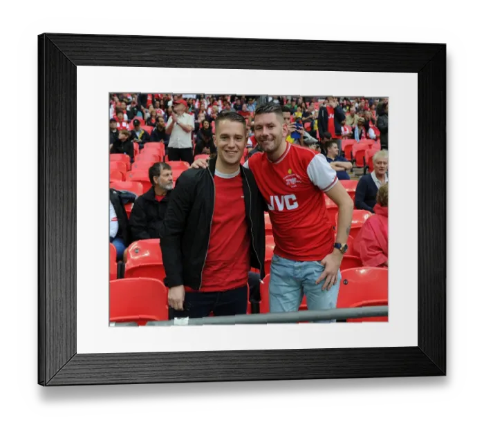 Framed Print : Arsenal Fans at FA Community Shield: Arsenal vs Manchester City (2014), Wembley Stadium, London Framed Print : Arsenal Fans at FA Community Shield: Arsenal vs Manchester City (2014), Wembley Stadium, London