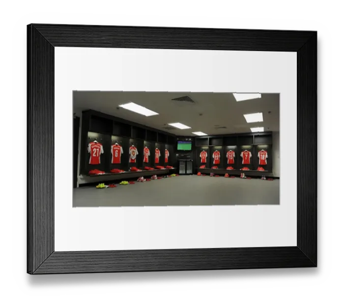 Framed Print : Arsenal Changing Room: Preparing for Battle against Manchester City (FA Community Shield 2014 / 15) Framed Print : Arsenal Changing Room: Preparing for Battle against Manchester City (FA Community Shield 2014 / 15)