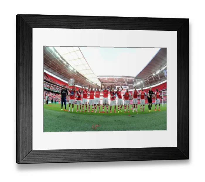 Framed Print : Arsenal Celebrates FA Community Shield Win Against Manchester City (2014) Framed Print : Arsenal Celebrates FA Community Shield Win Against Manchester City (2014)