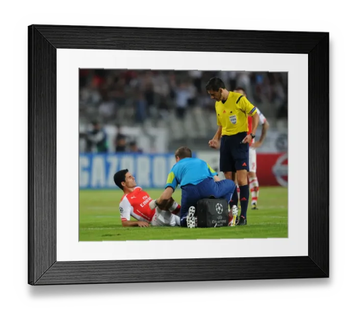 Framed Print : Besiktas JK v Arsenal FC - UEFA Champions League Qualifying Play-Offs Round: First Leg Framed Print : Besiktas JK v Arsenal FC - UEFA Champions League Qualifying Play-Offs Round: First Leg