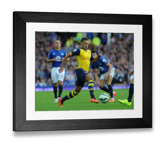 Framed Print : Alex Oxlade-Chamberlain in Action: Everton vs Arsenal, Premier League 2014 / 15