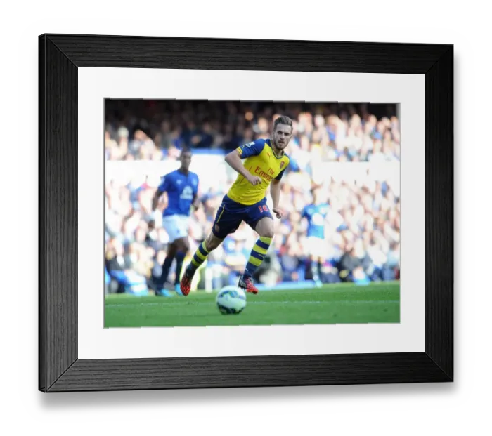 Framed Print : Aaron Ramsey in Action: Everton vs Arsenal, Premier League 2014 / 15