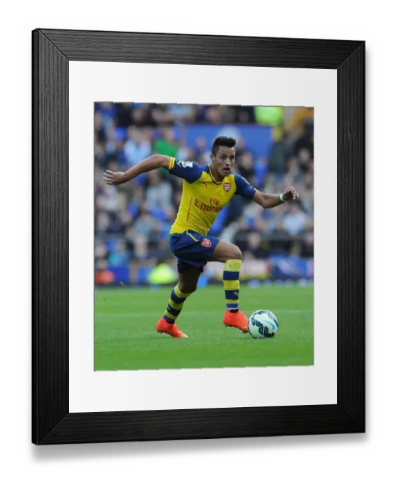 Framed Print : Alexis Sanchez: Thrilling Premier League Debut - Everton vs. Arsenal, 2014 / 15
