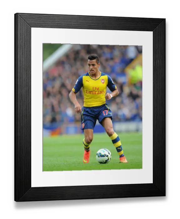 Framed Print : Alexis Sanchez: In Action Against Everton (2014 / 15 Premier League)