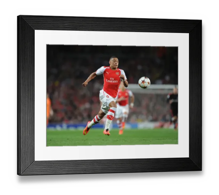 Framed Print : Alex Oxlade-Chamberlain in Action: Arsenal vs Besiktas, UEFA Champions League Qualifiers 2014