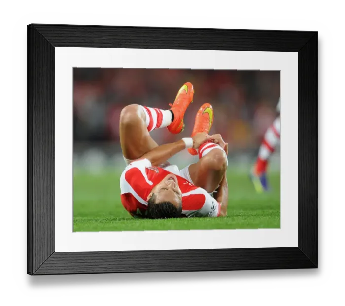 Framed Print : Alexis Sanchez: Arsenal's Dynamic Force in 2014 UEFA Champions League Qualifier against Besiktas