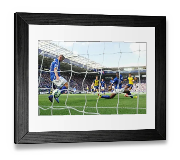 Framed Print : Alexis Sanchez Scores Stunner Past Morgan and Koschesky: Leicester City vs. Arsenal (2014-15) Framed Print : Alexis Sanchez Scores Stunner Past Morgan and Koschesky: Leicester City vs. Arsenal (2014-15)
