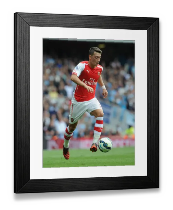 Framed Print : Mesut Ozil in Action: Arsenal vs Manchester City, Premier League 2014-15
