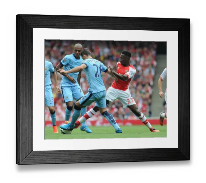 Framed Print : Danny Welbeck (Arsenal) Martin Demichelis (Man City). Arsenal 2: 2 Manchester City