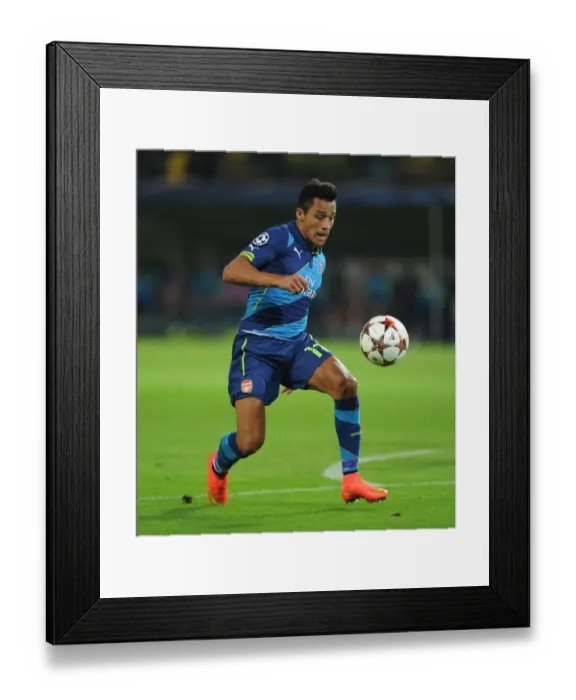 Framed Print : Alexis Sanchez in Action: Borussia Dortmund vs. Arsenal, UEFA Champions League (2014-15)