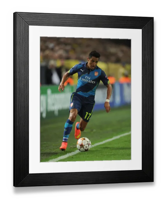 Framed Print : Alexis Sanchez: In Action Against Borussia Dortmund, UEFA Champions League (2014-15) Framed Print : Alexis Sanchez: In Action Against Borussia Dortmund, UEFA Champions League (2014-15)
