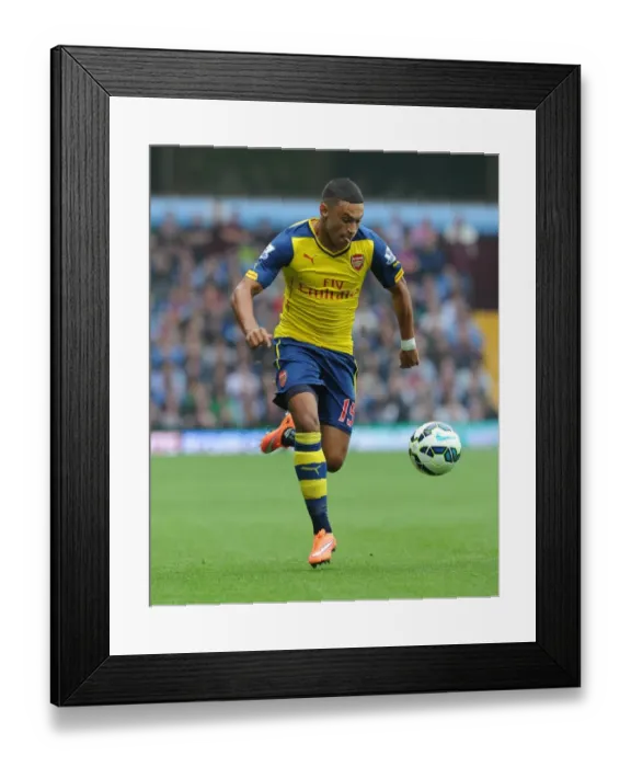 Framed Print : Alex Oxlade-Chamberlain (Arsenal). Aston Villa 0: 3 Arsenal. Barclays Premier League