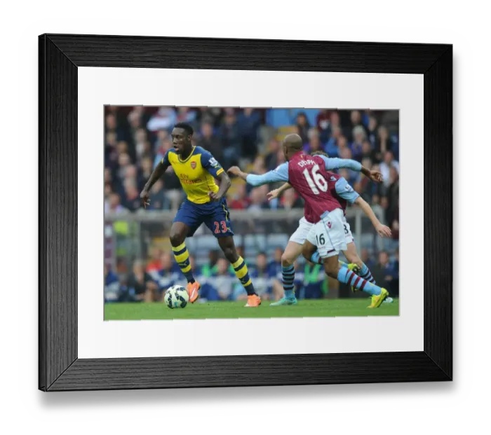 Framed Print : Danny Welbeck Outmaneuvers Fabian Delph: Aston Villa vs. Arsenal, Premier League 2014-15