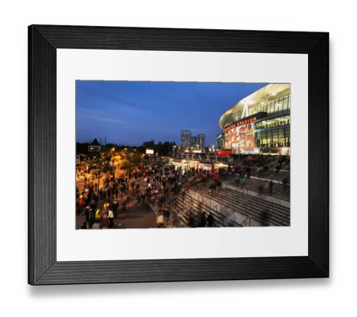 Framed Print : Arsenal vs Southampton: Capital One Cup Third Round at Emirates Stadium