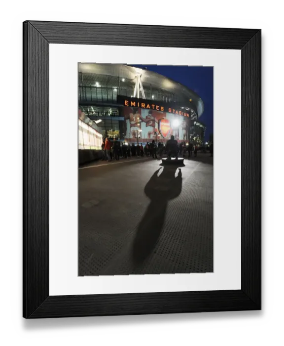 Framed Print : Thierry Henry Statue at Emirates Stadium: Arsenal vs Southampton, League Cup 2014 / 15