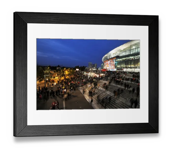Framed Print : Arsenal vs Southampton: Capital One Cup Third Round at Emirates Stadium Framed Print : Arsenal vs Southampton: Capital One Cup Third Round at Emirates Stadium