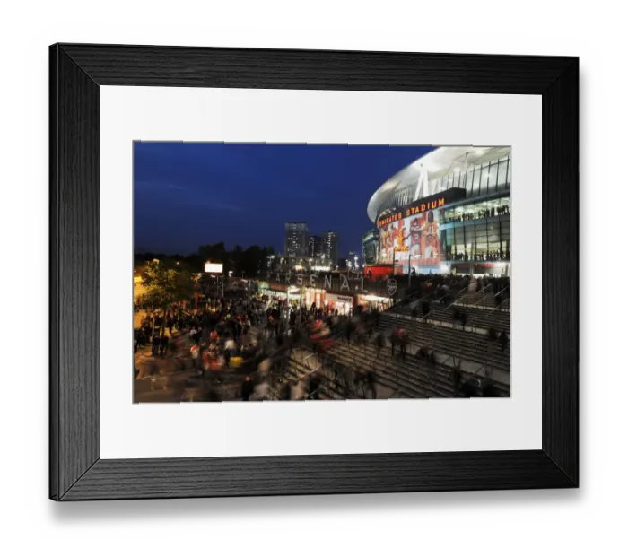 Framed Print : Arsenal vs Southampton: Capital One Cup Third Round at Emirates Stadium