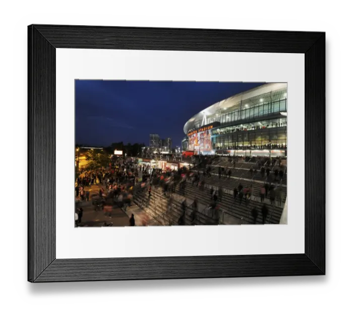 Framed Print : Arsenal vs Southampton: Capital One Cup Third Round at Emirates Stadium Framed Print : Arsenal vs Southampton: Capital One Cup Third Round at Emirates Stadium