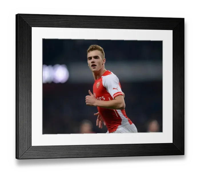 Framed Print : Calum Chambers in Action: Arsenal vs. Southampton, League Cup 2014 / 15 Framed Print : Calum Chambers in Action: Arsenal vs. Southampton, League Cup 2014 / 15