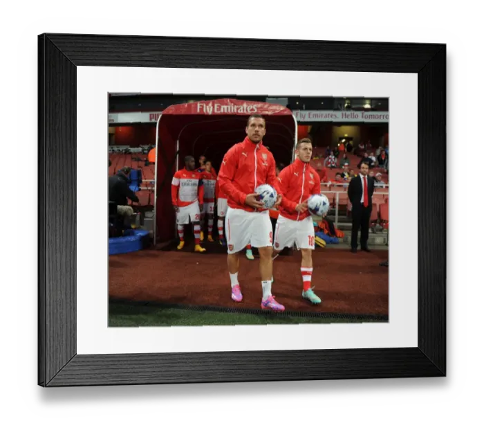 Framed Print : Arsenal's Podolski and Wilshere Prepare for Arsenal v Southampton in League Cup Showdown Framed Print : Arsenal's Podolski and Wilshere Prepare for Arsenal v Southampton in League Cup Showdown