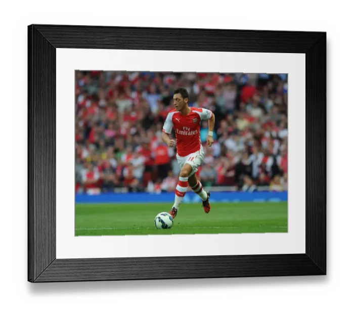 Framed Print : Mesut Ozil: In the Heart of the Arsenal vs. Tottenham Rivalry - Premier League 2014-15 Framed Print : Mesut Ozil: In the Heart of the Arsenal vs. Tottenham Rivalry - Premier League 2014-15
