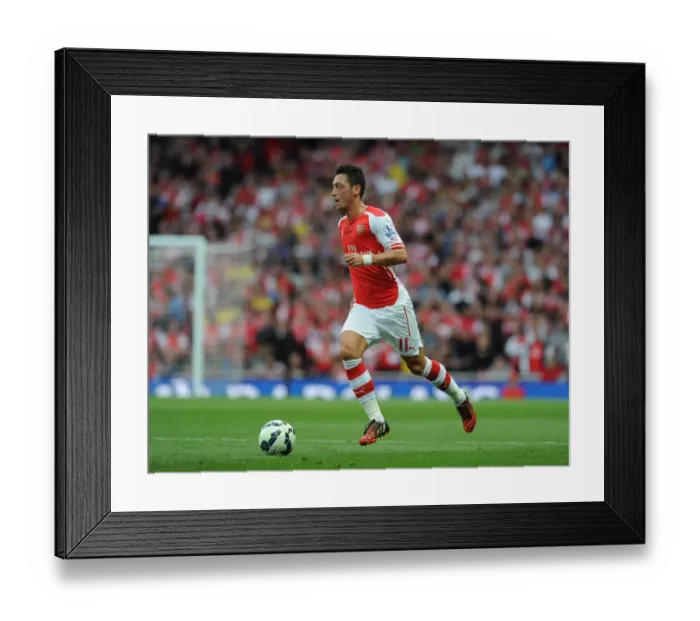 Framed Print : Mesut Ozil in Action: Arsenal vs. Tottenham Premier League Clash (2014-15) Framed Print : Mesut Ozil in Action: Arsenal vs. Tottenham Premier League Clash (2014-15)