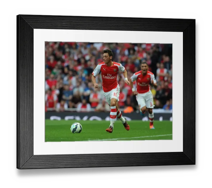 Framed Print : Mesut Ozil in Action: Arsenal vs. Tottenham (2014-15) Framed Print : Mesut Ozil in Action: Arsenal vs. Tottenham (2014-15)